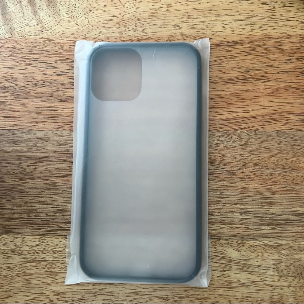 Black & Clear iPhone 12 / Pro case